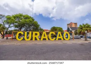 Keikutsertaan Curacao di Piala Dunia 2026 menjadi salah satu cerita paling menarik dalam sejarah sepak bola modern. Negara kecil di kawasan Karibia ini berhasil menembus panggung terbesar dunia untuk pertama kalinya, sebuah pencapaian yang sebelumnya sulit dibayangkan.